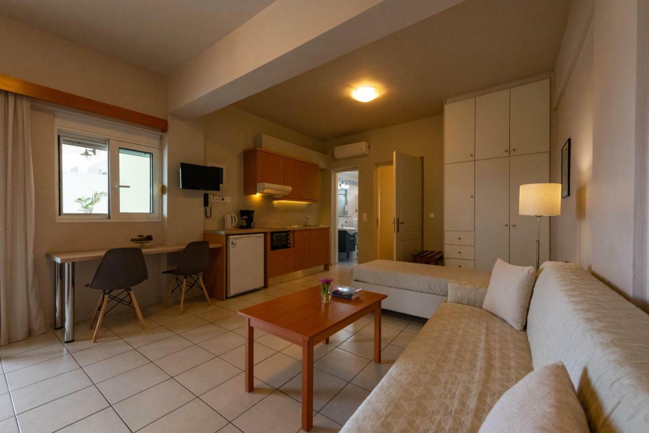 חראני Theoxenia Hotel Apartments מראה חיצוני תמונה